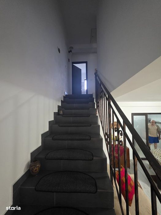 CASĂ TIP DUPLEX în Valea Adâncă reper 5 Drumuri, mobilata si utilata.