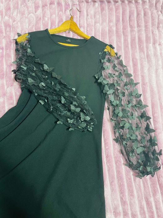 Черна елегантна рокля