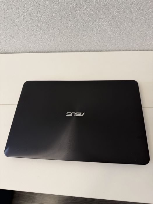 Продается ноутбук ASUS X555L