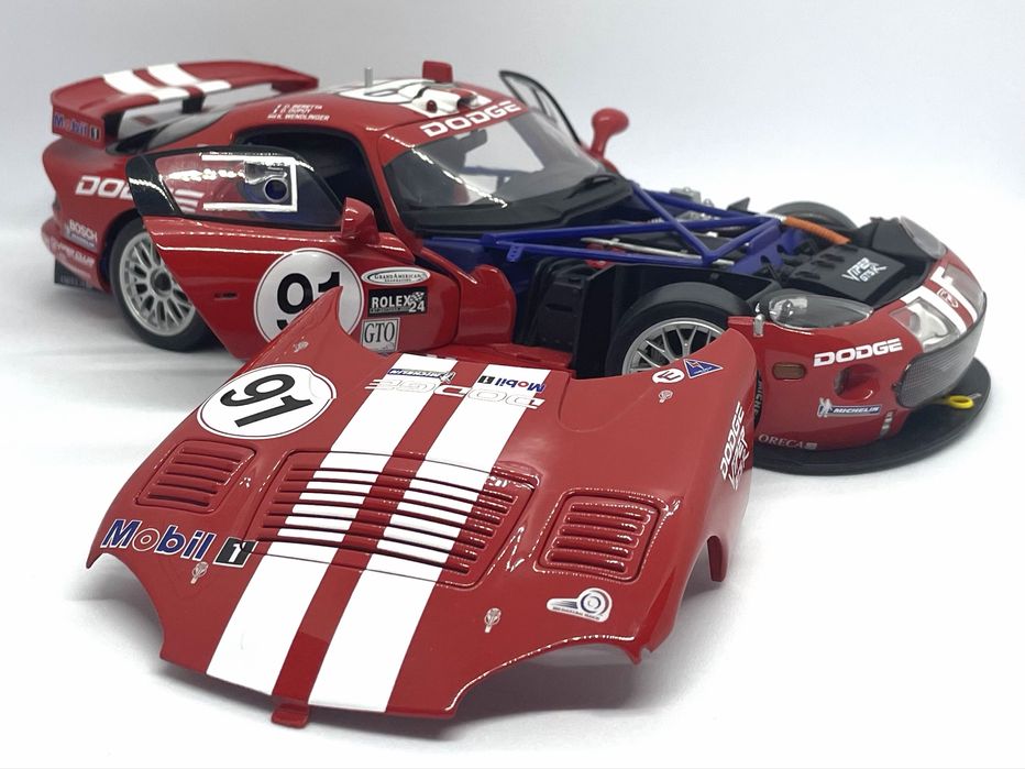 Macheta Dodge Viper GTS-R, AUTOArt, 1:18