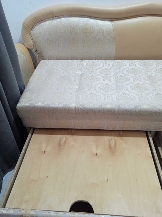 Продаю диван тахта б/у