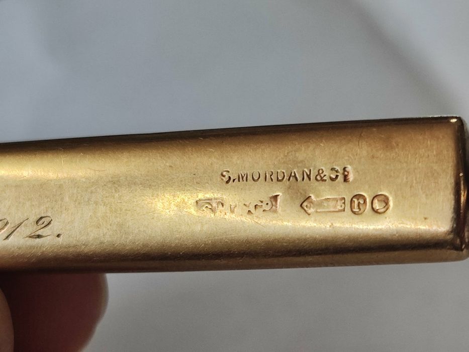 Златен медальон 9 С 375