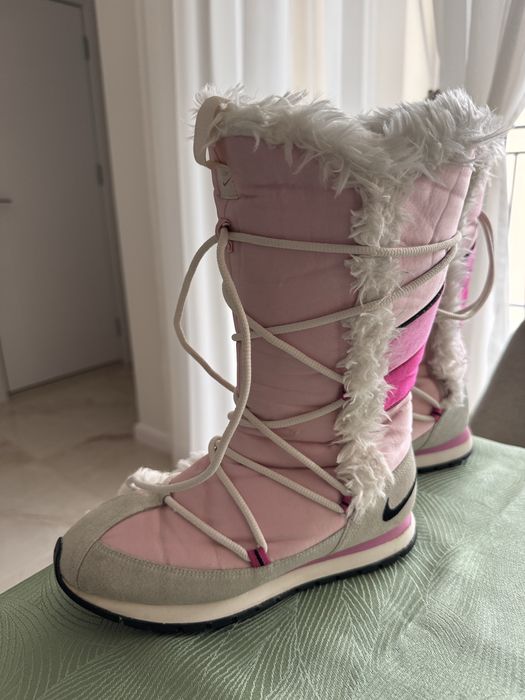 Розови Апрески Nike limit edishon