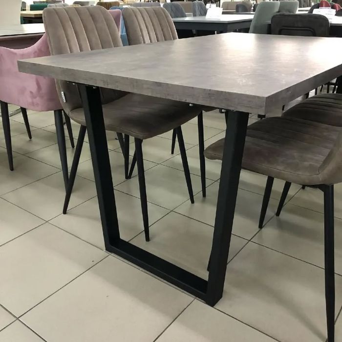 Кухонный стол и стулья