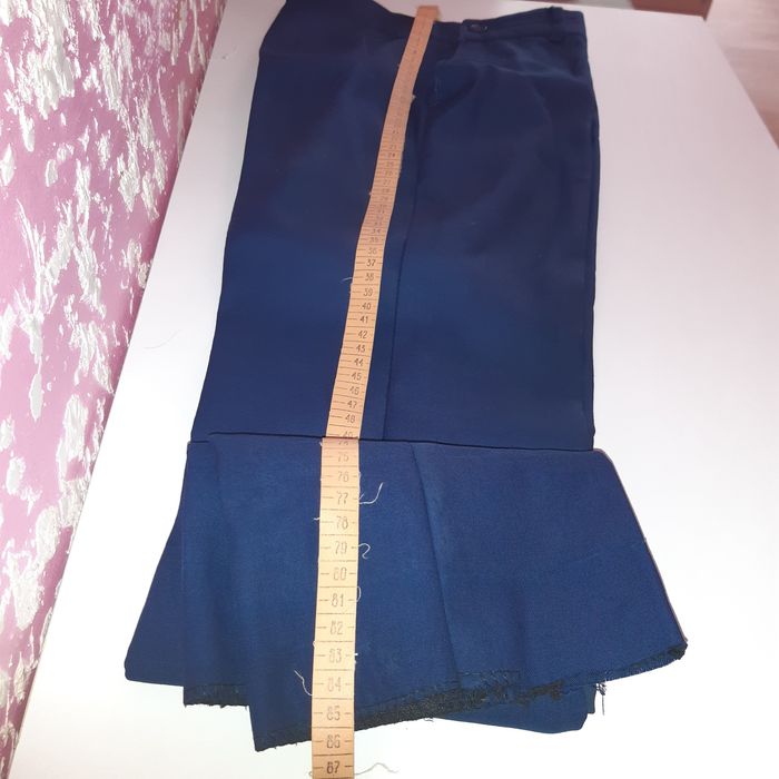 Школьная форма - 500 тенге.