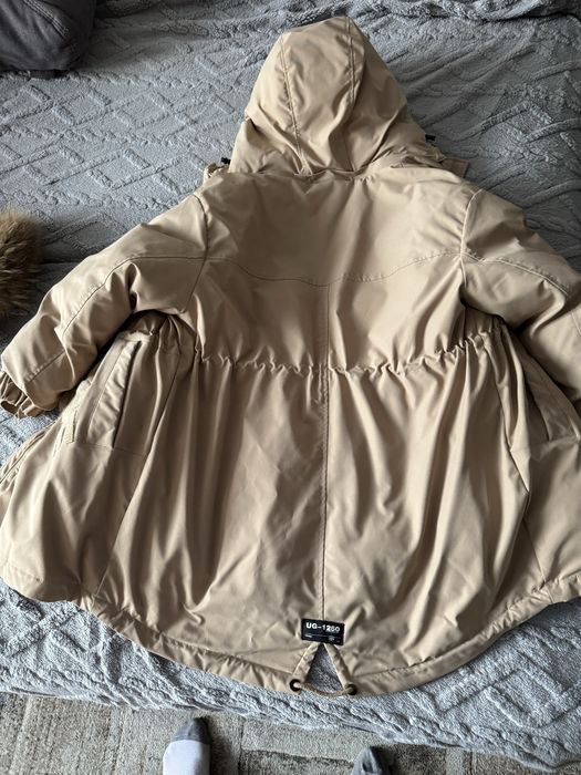 Продам зимнюю парку , на девочку подростка