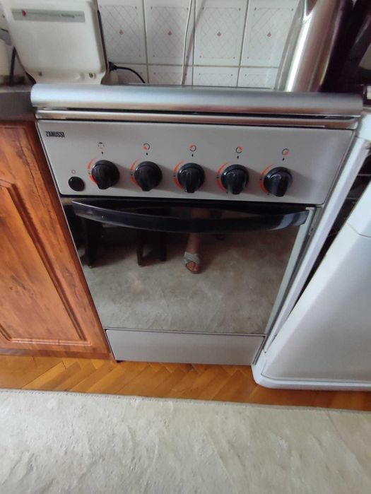 mobilier bucatarie si electrocasnice