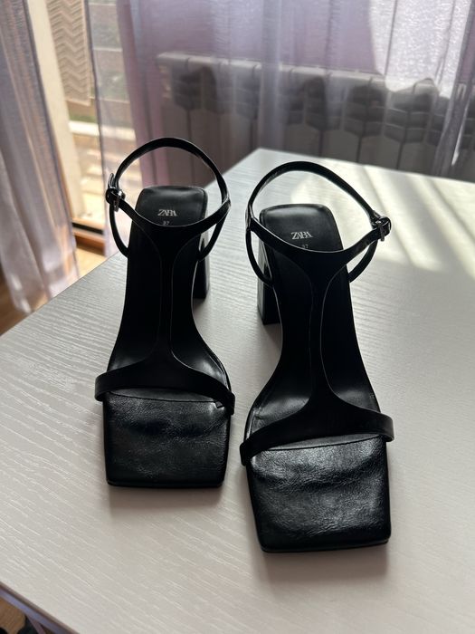 Отворени токчета Zara