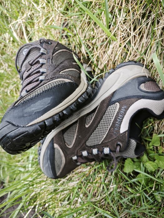 Кроссовки горные