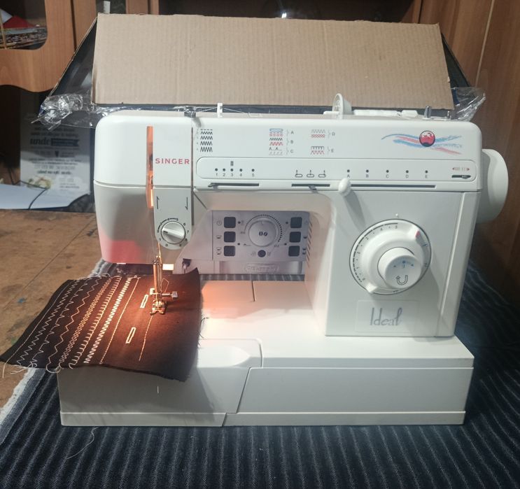 Mașina cusut Singer metal