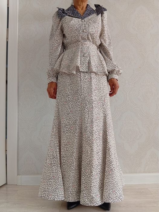 Продам костюм с юбкой