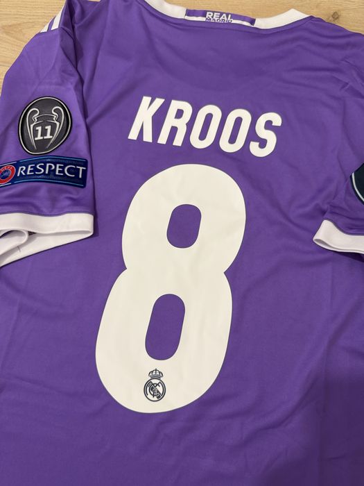 Tricou de fotbal Real Madrid Mov Toni Kroos 8 marime L Champions league Final