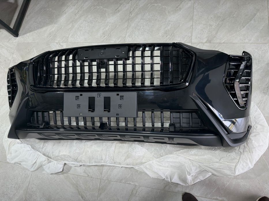 Передний бампер черный Haval Jolion