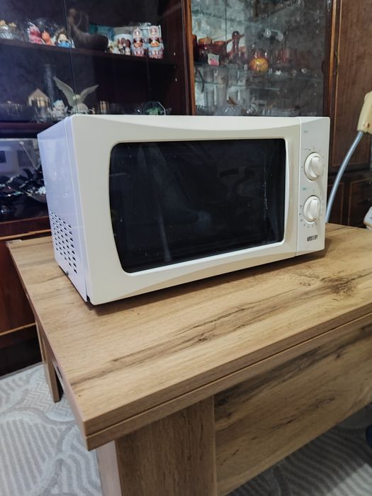 Продается микроволновая печь