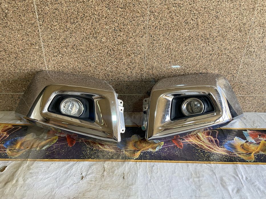 Продам фары на Хайлюкс