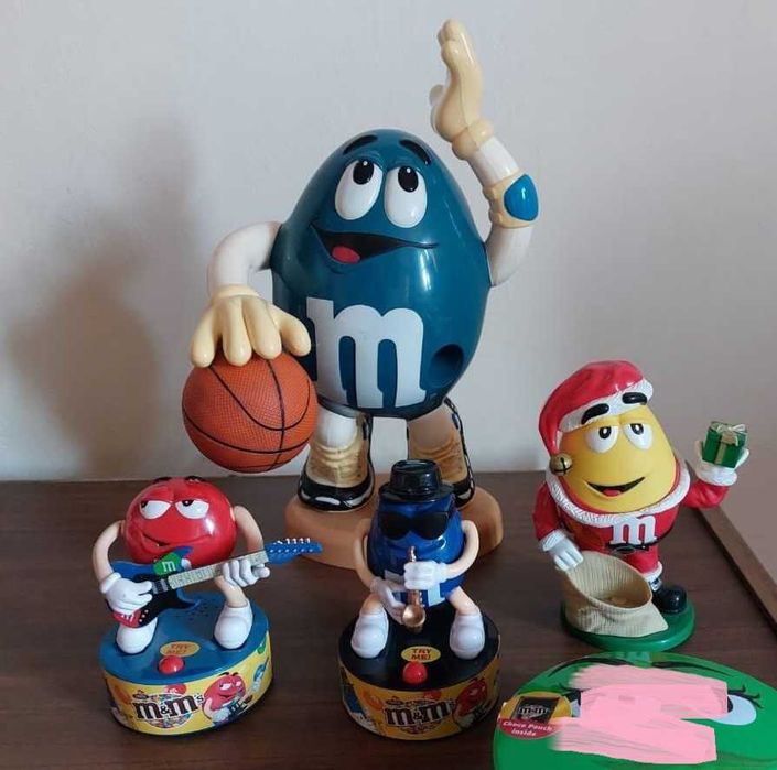 Ммдмс игрушки. M&Ms музыканты, санта, баскетболист. Коллекция