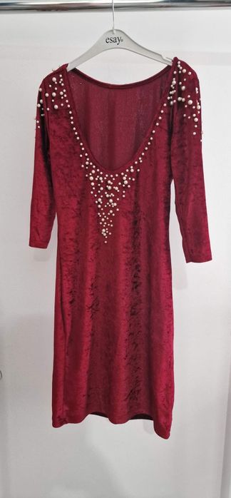 Rochie din catifea rosu cu accesorii