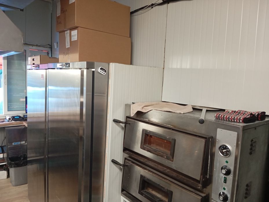 Заведение Фаст фууд за бургери, пици, джобове, грил сандвичи, кесадиа