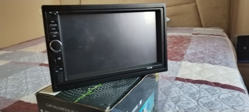 Продавам Мултимедия 2 дин 7 " ича