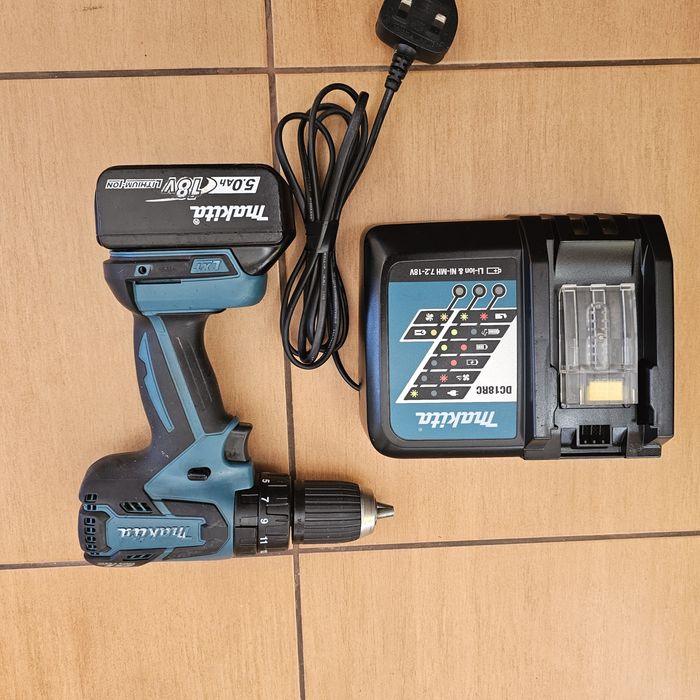 Mașină gaurit/însurubat professionala cu percutie Makita DHP 459