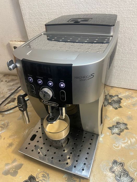 Espresor cafea DeLonghi magnifica S smart