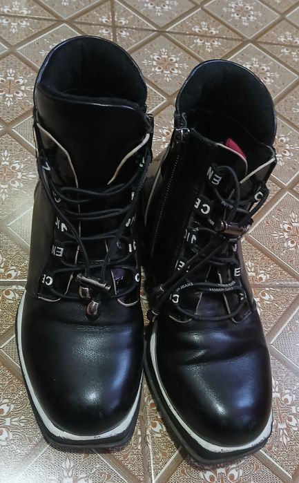 Продам пол сапоги для девочек