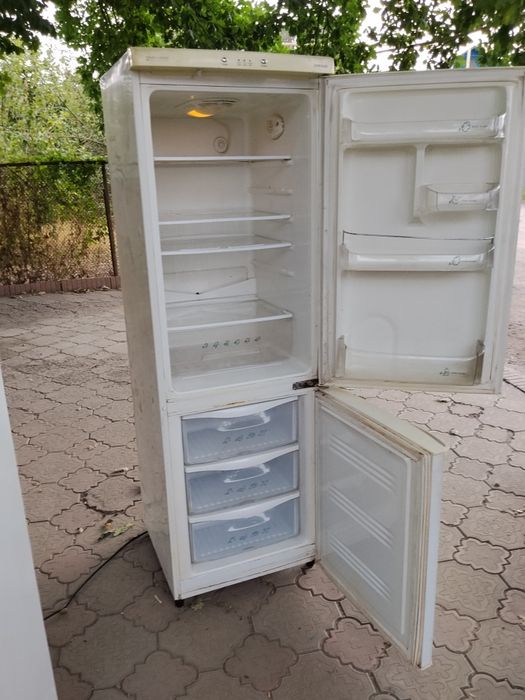 Продам холодильник самсунг