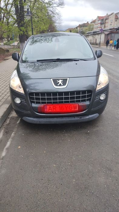 Peugeot 3008 1.6 HDi 112 CP, 2010, gri, senzori parcare, manual