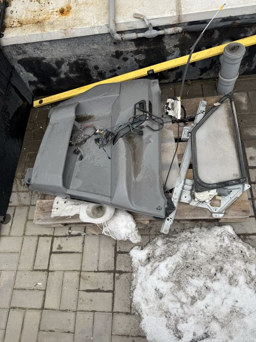 Дверь от спринтера 906 кузов (40к)(40мын)