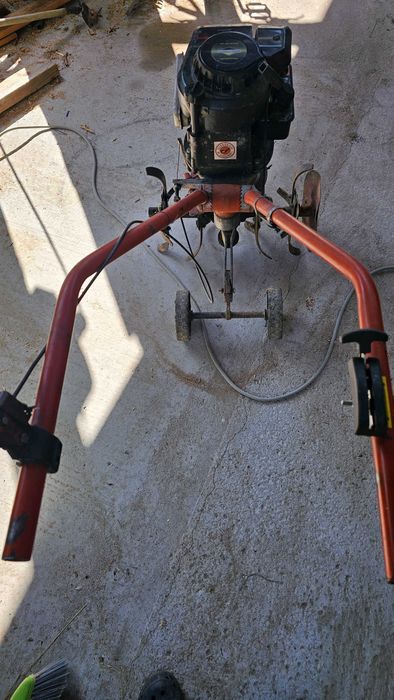 Cultivator cu motor Briggs& Stratton Sprint 40