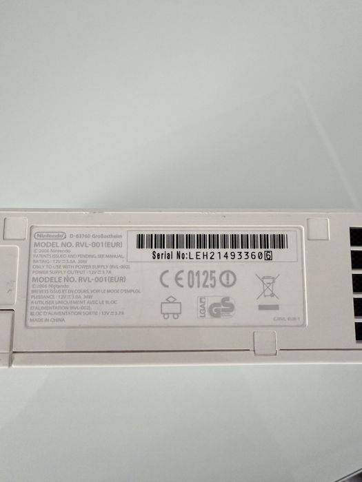 Продам игровую приставку Nintendo wii