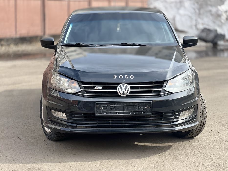 Продам автомобиль фольцваген поло 2015г