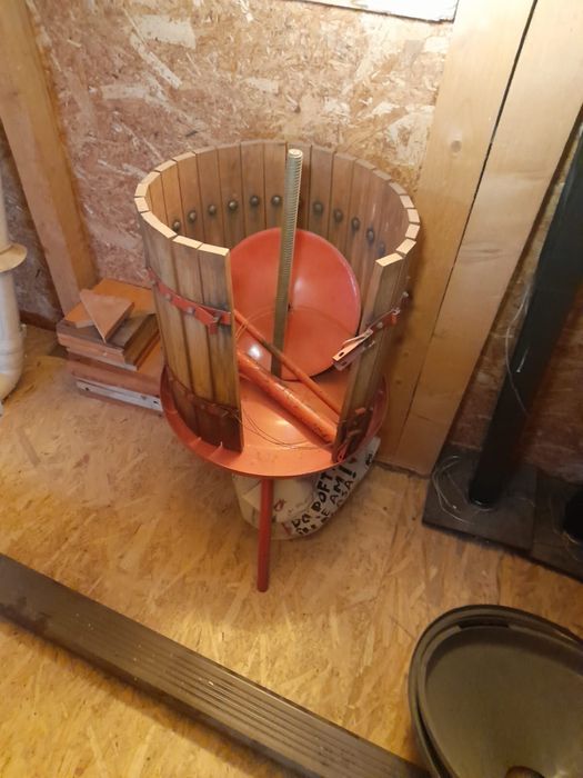 Vand storcator struguri si teasc