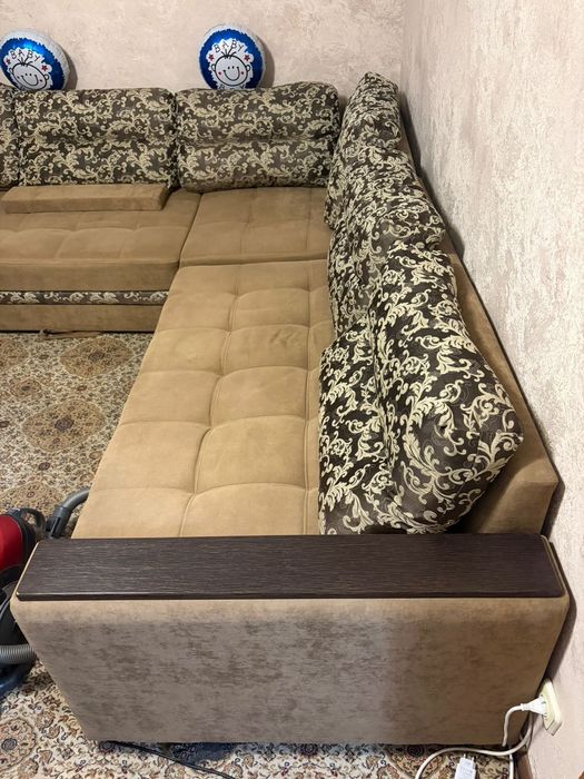 Диван угловой продается