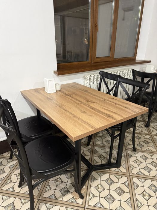 Столый и стулья