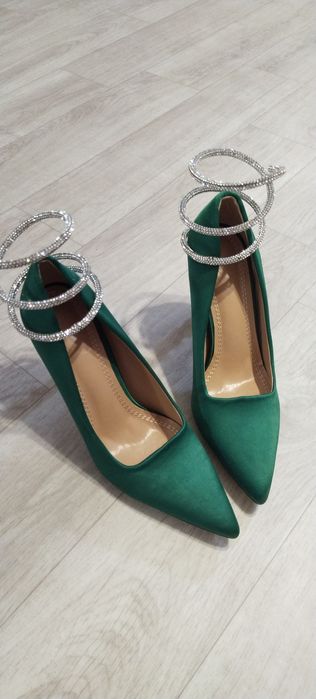 Продам нарядные туфельки