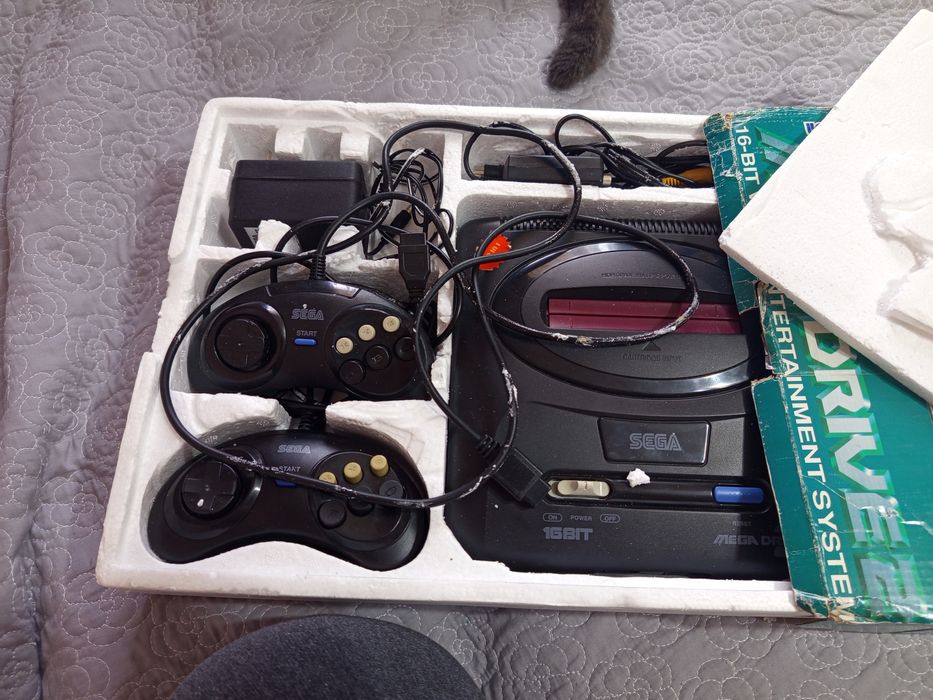 Sega mega drive 2 из 90х.