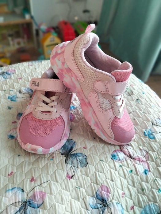Adidași Fila mărimea 28