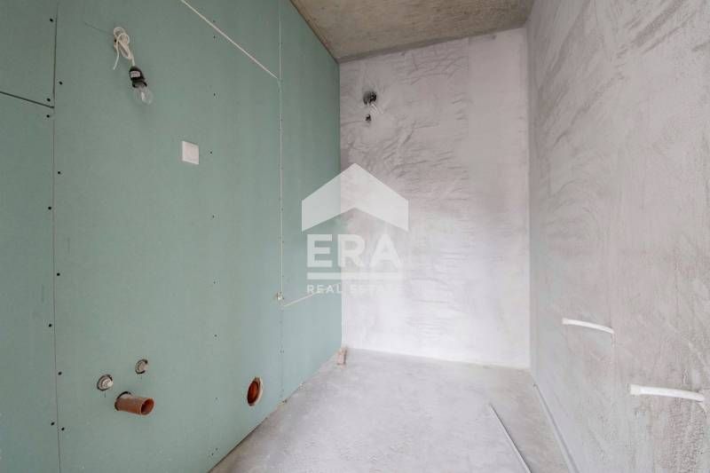 Продава се Двустаен апартамент в София, Полигона - 79 кв.м за 2346 €/кв.м - Снимка #4