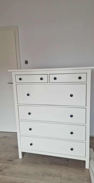 Бял скрин Икеа Hemnes