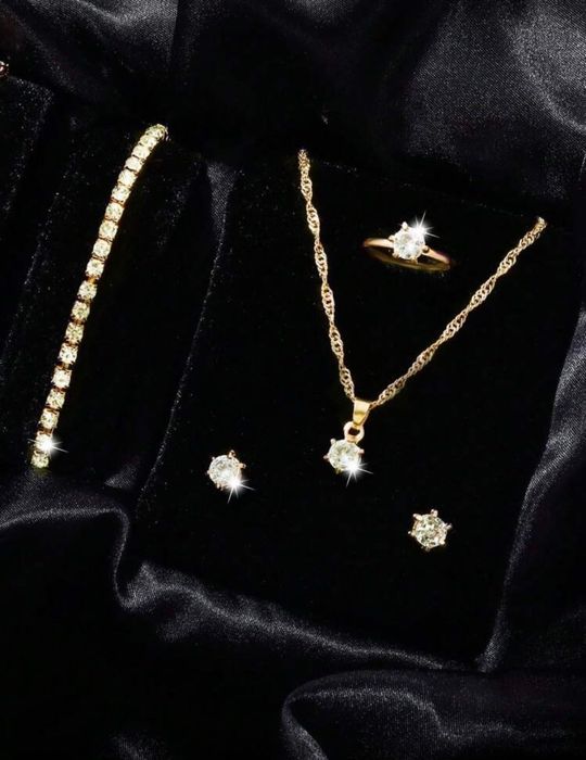 Женски комплект от бижута