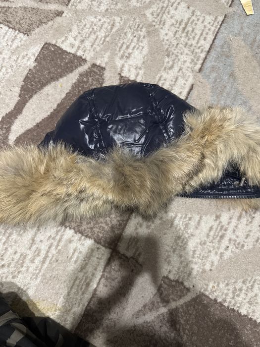 куртка MONCLER в хорошем состоянии