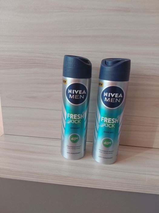 2 броя дезодорант Nivea за мъже с/у изпотяване. Двата за 4 евро.
