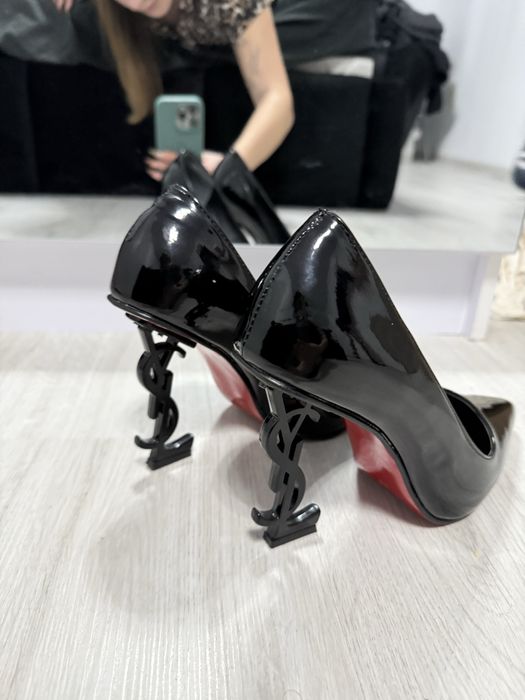 Saint Laurent токчета