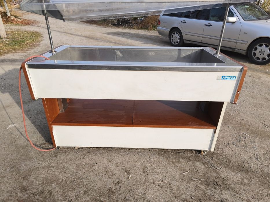 Продам витрину подогревающую