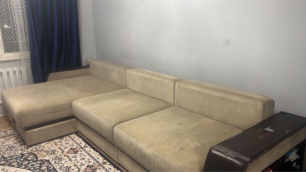 Диван б/у большой широкий