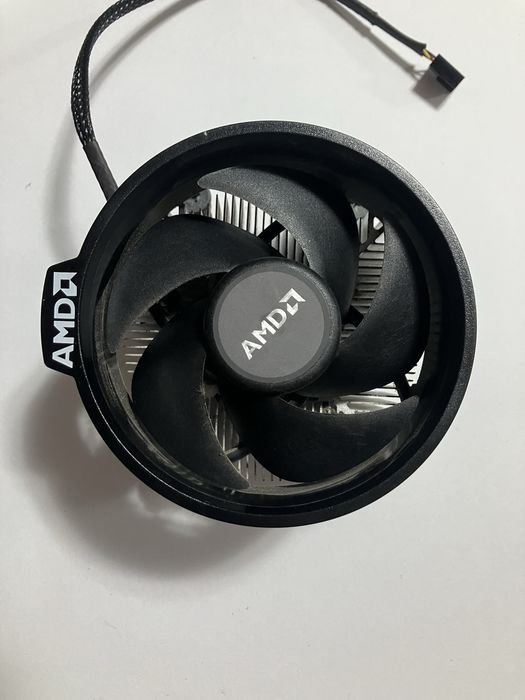 Procesor AMD Ryzen 7 1700 + Cooler Wraith Stealth
