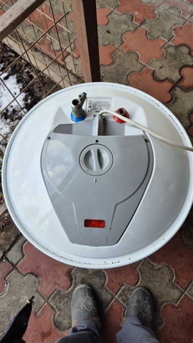 Продам бойлер 100л