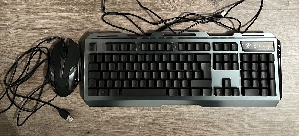 Tastatură Metal  + Mouse pentru jocuri TRUST GXT845 Tural