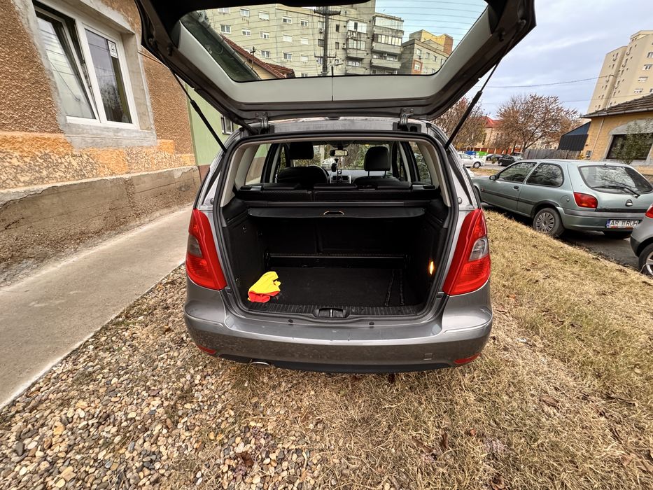 Vand sau Schimb Mercedes A class A180